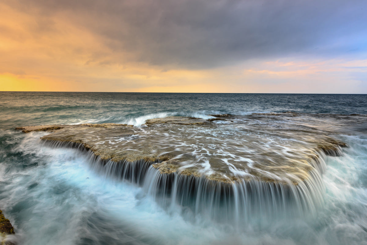 framedposter-print-the-roaring-sea