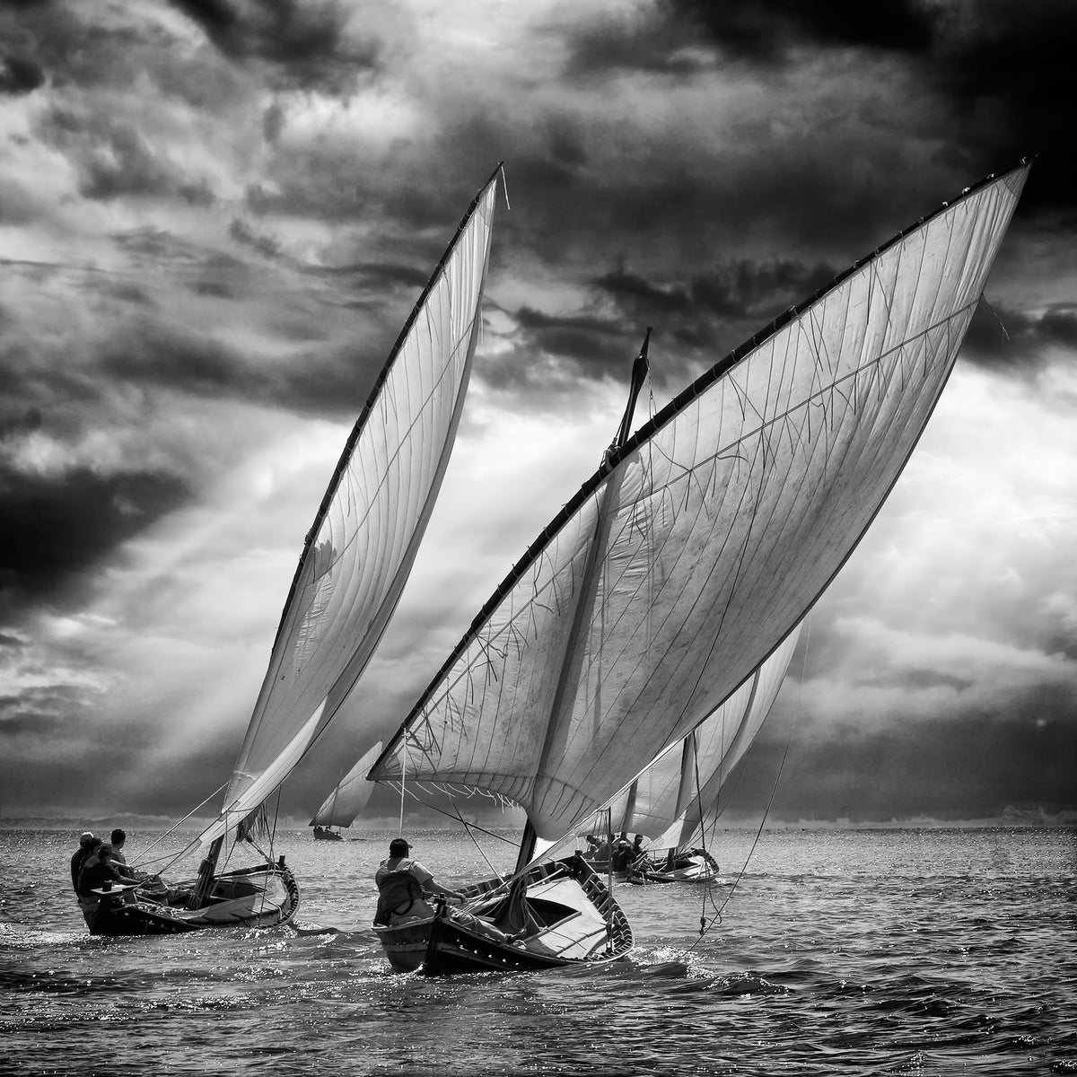 canvas-print-sailboats-and-light