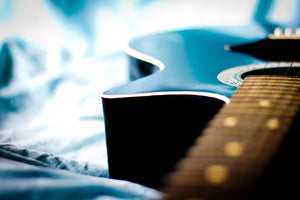 3-piece-acrylic-print-close-up-guitar