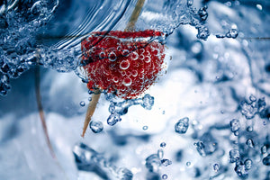 3-piece-aluminium-print-raspberry-in-the-water