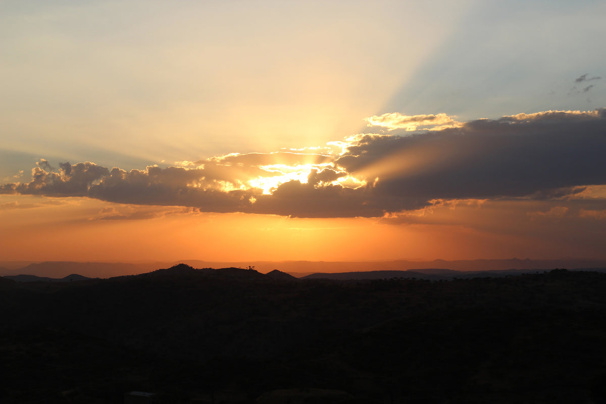 framedcanvas-print-the-horizon-of-africa