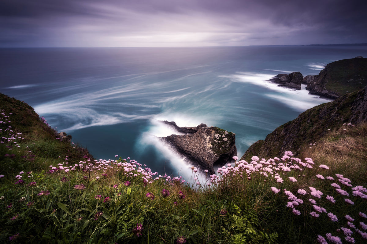aluminium-print-on-the-edge-of-the-cliff-x