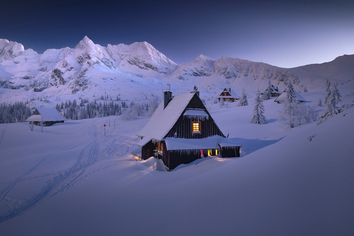canvas-print-winter-hut-x