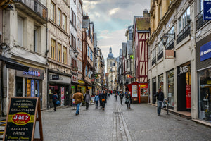 3-piece-canvas-print-a-shopping-street