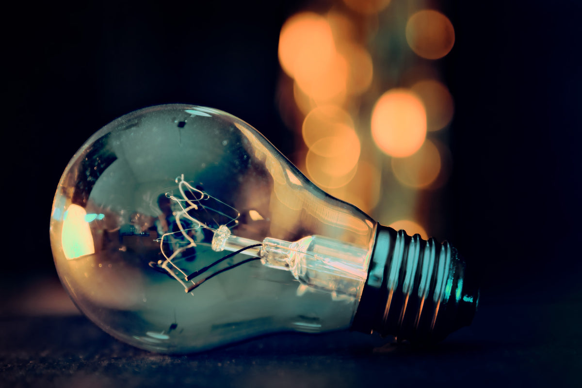 3-piece-aluminium-print-a-lightbulb