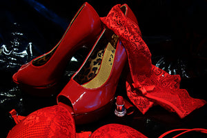 framedcanvas-print-red-high-heels