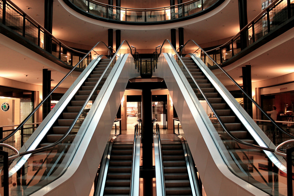 acrylic-print-escalator-in-shopping-mall