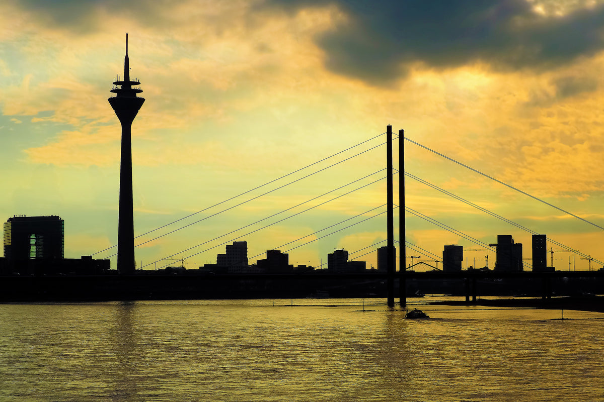 3-piece-acrylic-print-skyline-in-the-evening-light
