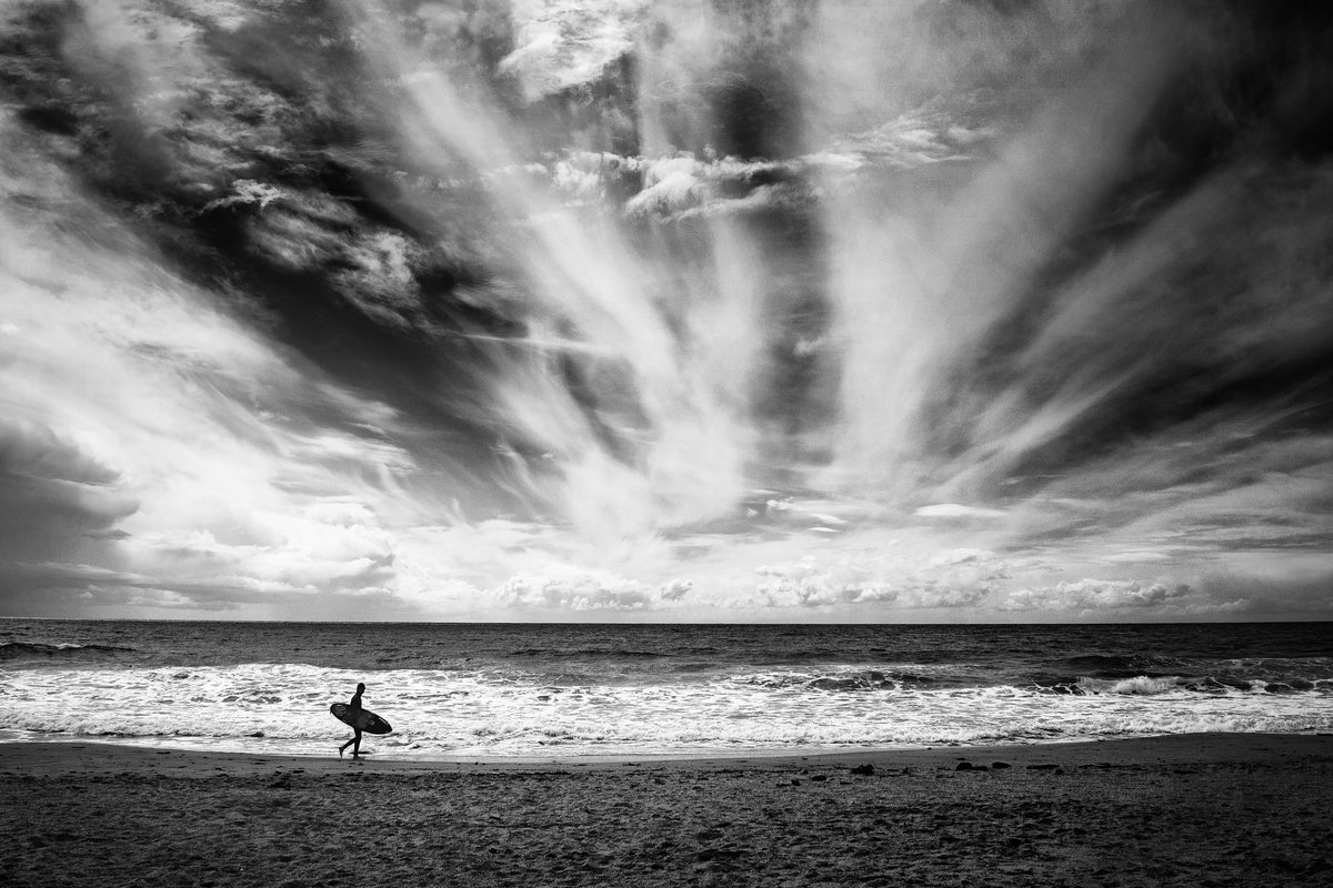 modern-3-piece-canvas-print-the-loneliness-of-a-surfer