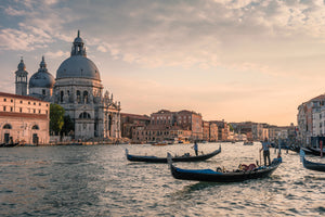 canvas-print-at-the-canal-of-venice