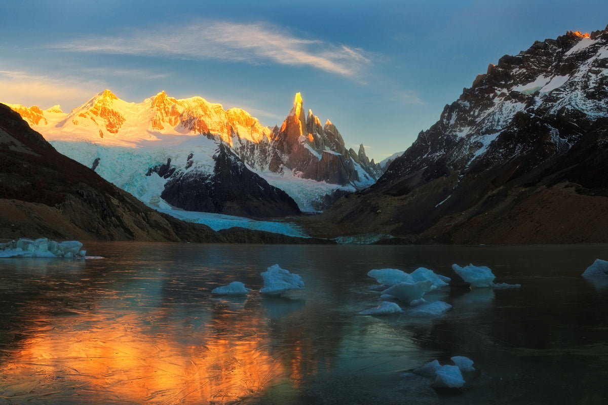 framedcanvas-print-morning-light-at-cerro-torre