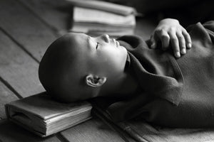 framedposter-print-sleeping-buddha