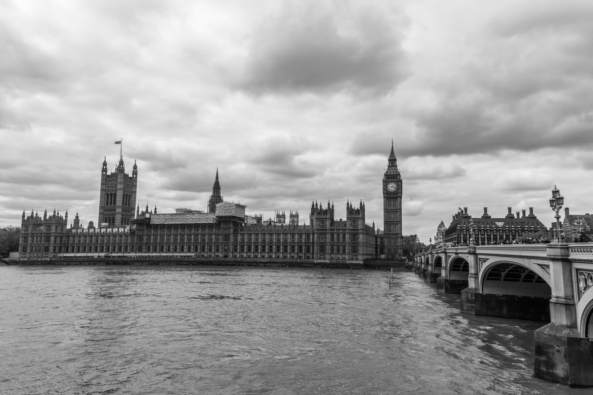 acrylic-print-clouds-over-london