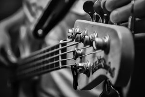 acrylic-print-close-up-guitarist