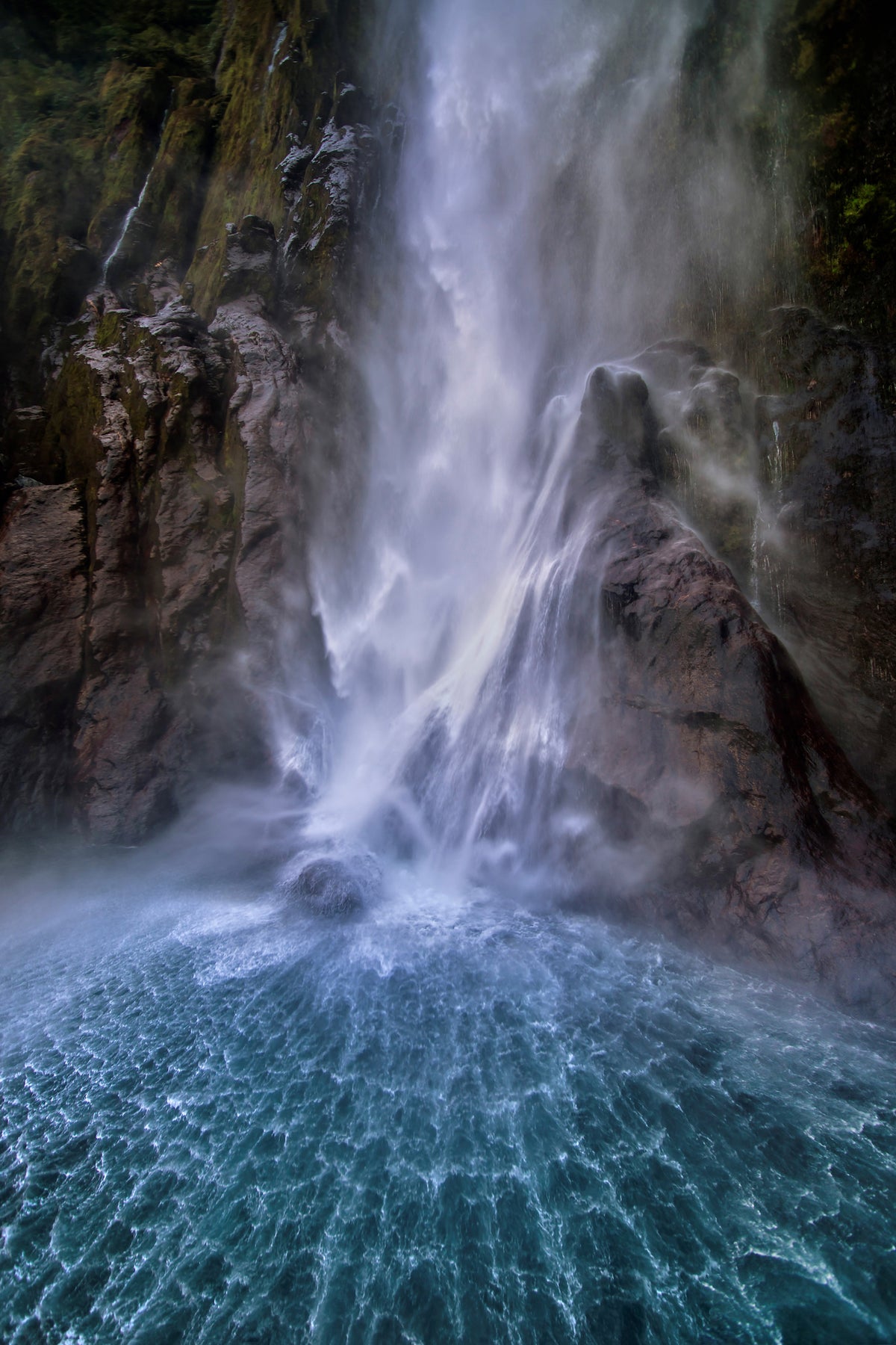 canvas-print-stirling-falls-along-milford-sound