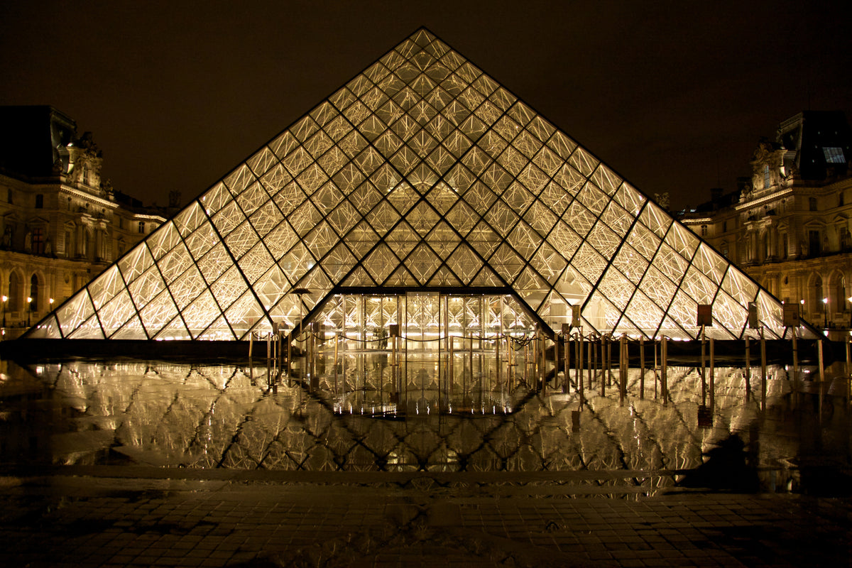 canvas-print-at-night-at-the-louvre