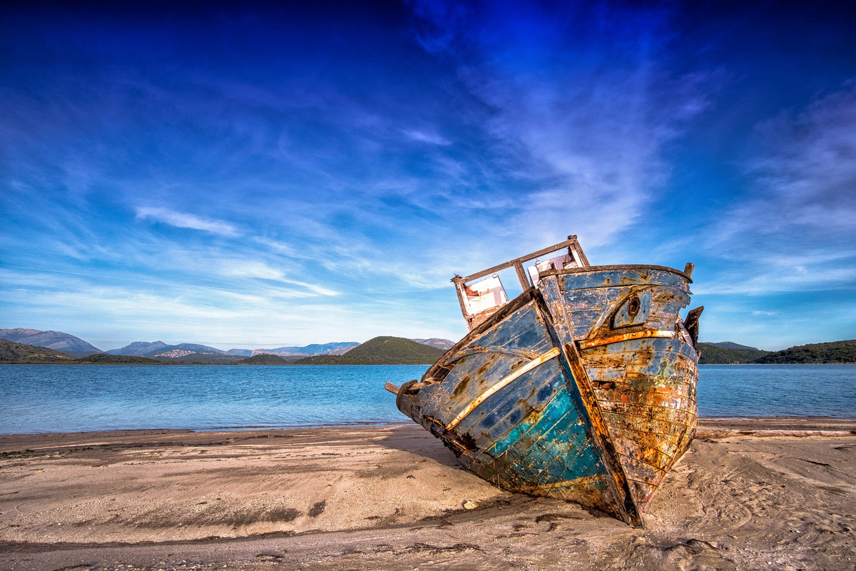 3-piece-aluminium-print-stranded-boat